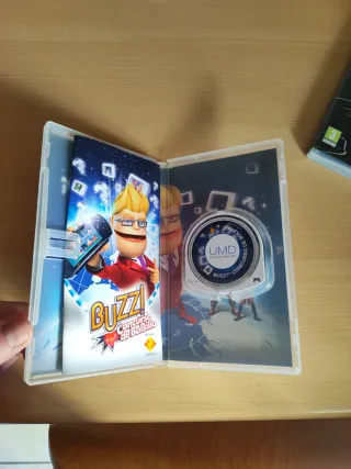 Gran Turismo, PES 2008, Buzz concorso di quiz - 3 giochi per PSP originali