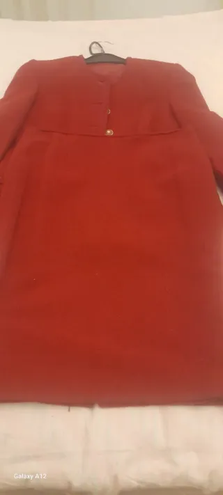 Conjunto chaqueta y falda rojo