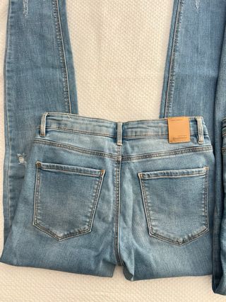 Lote 2 Vaqueros Skinny Stradivarius Talla 36