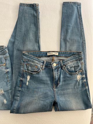 Lote 2 Vaqueros Skinny Stradivarius Talla 36