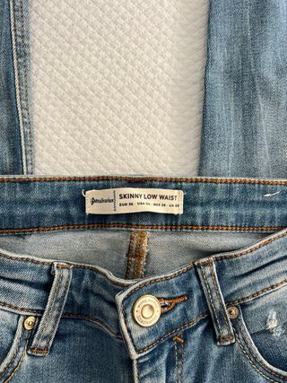 Lote 2 Vaqueros Skinny Stradivarius Talla 36