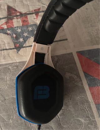 Cascos Blackfire Blancos y Negros