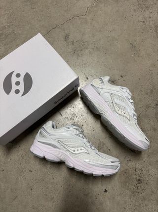Saucony Pro Grid Omni 9 Plata/Blanco Talla 42
