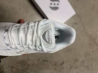 Saucony Pro Grid Omni 9 Plata/Blanco Talla 42