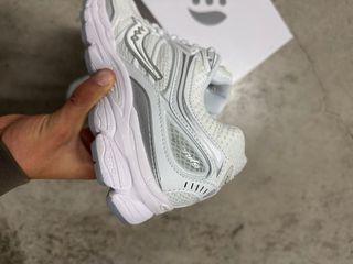 Saucony Pro Grid Omni 9 Plata/Blanco Talla 42