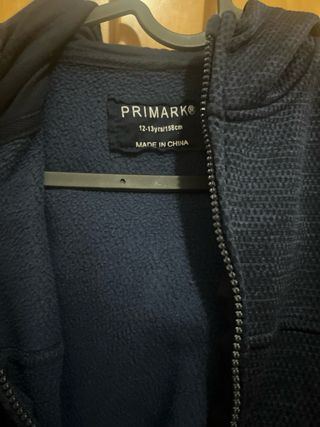 Chaqueta chándal azul con capucha