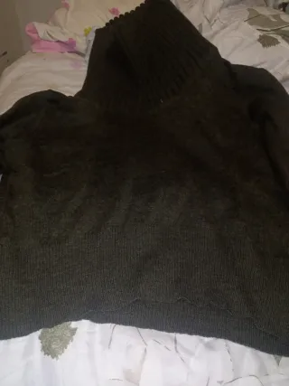 Jersey cuello alto verde oliva