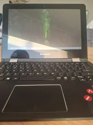 Lenovo Yoga 300 Táctil Convertible