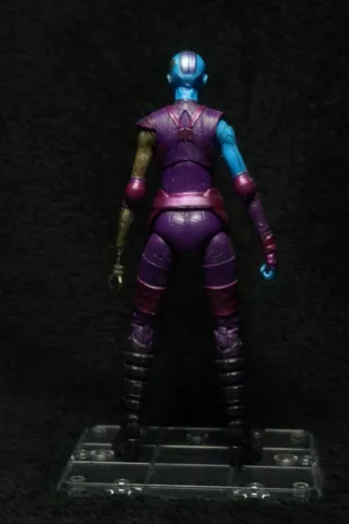 Nebula Marvel Legends Figura