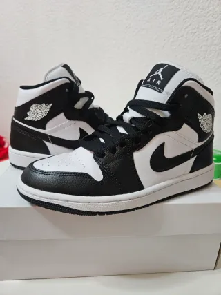 Nike Air Jordan 1 Mid Mujer