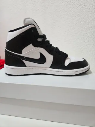 Nike Air Jordan 1 Mid Mujer