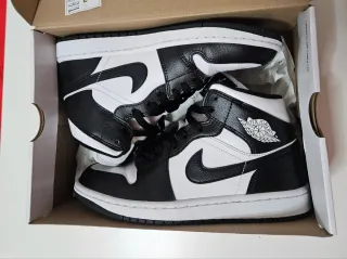 Nike Air Jordan 1 Mid Mujer