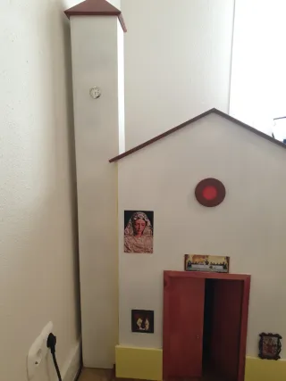 Iglesia de madera hecha a mano de gran tamaño