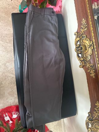 Pantalón gris