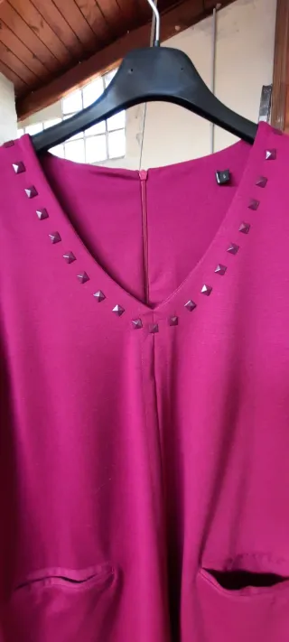 Scamiciato fucsia con borchie tg. L