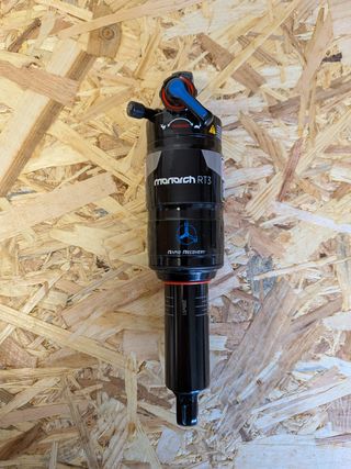 RockShox Monarch RT3 Debon Air 200x51