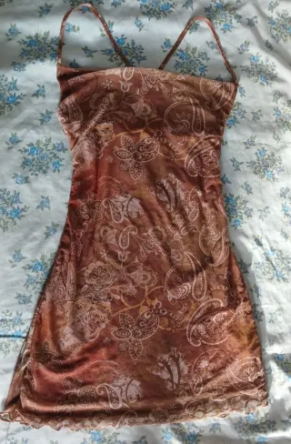 Vestido corto estampado marrón