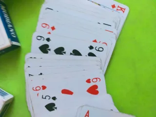 Lotto 3 mazzi carte poker, baccarà e 5 semi