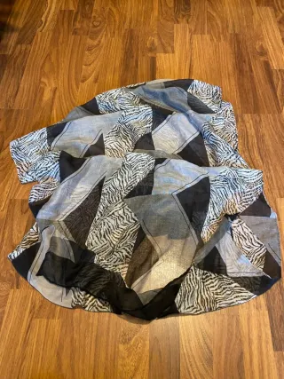 Foulard estampado gris