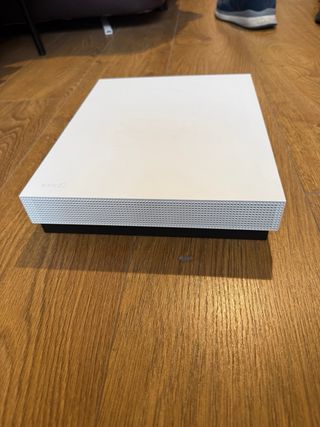 Xbox One X Blanca 1TB + Mando + 3 Juegos