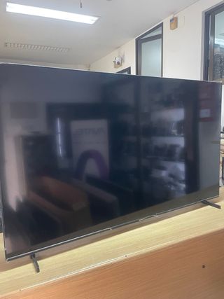 Televisión Negra de 65”