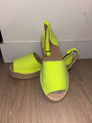 Sandalias Amarillas