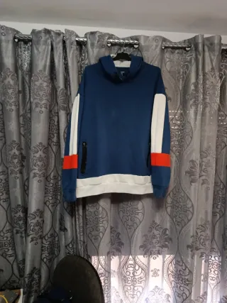 Sudadera Kiabi Azul y Blanca