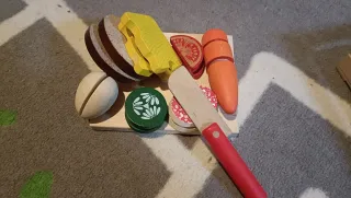 Cafetera de madera y accesorios