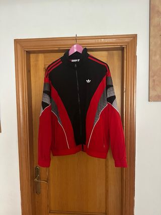 Chaqueta Adidas Negra y Roja