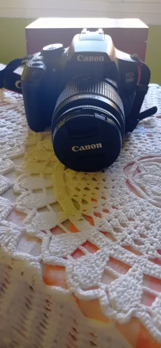 Cámara Canon EOS 1300D Negra.