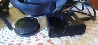 Cámara Canon EOS 1300D Negra.