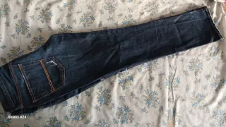 Pantalones vaqueros hombre rotos