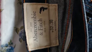 Pantalones vaqueros hombre rotos