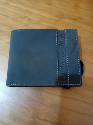 Cartera tarjetero marrón con goma