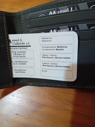 Cartera tarjetero marrón con goma