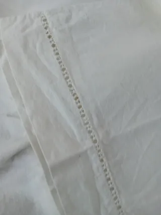 Lenzuola e federe ricamate a mano