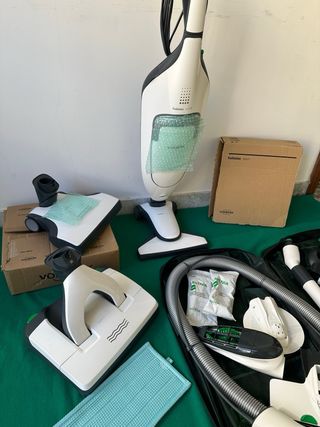 Folletto Vk220s completa di tutto in garanzia