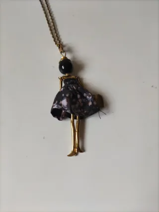 Colgante estilo muñeca con cadena