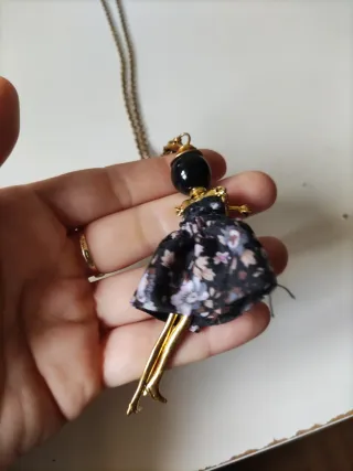 Colgante estilo muñeca con cadena