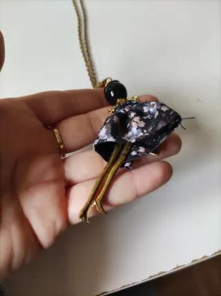 Colgante estilo muñeca con cadena