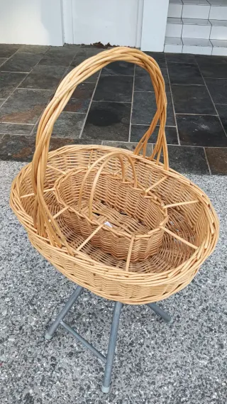 Cesta de mimbre grande con asa