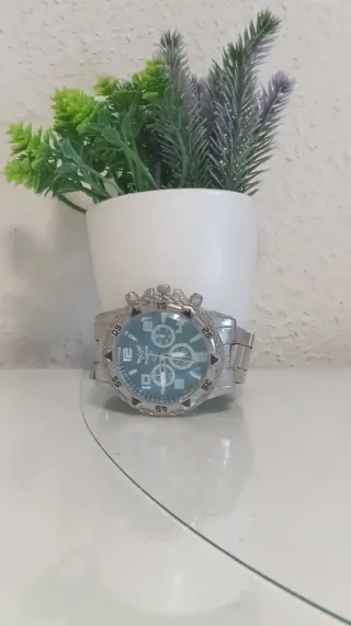Reloj Invicta Cronógrafo Plata y Azul