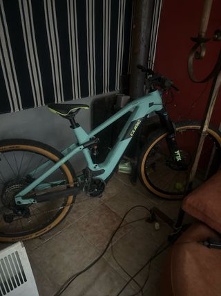 Bicicleta elettrica Cube Stereo in buone condizioni