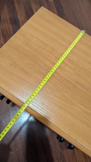 Mesitas de noche de madera (2 unidades).