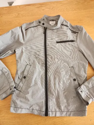 Cazadora hombre gris y negra