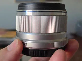 Olympus M.Zuiko 25mm 1:1.8 Plata