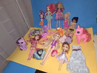 Lote Muñecas Disney, Little Pony y más