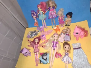 Lote Muñecas Disney, Little Pony y más
