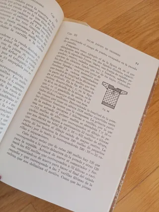 Libro de 1956 "Género de Punto por Urdidumbre"