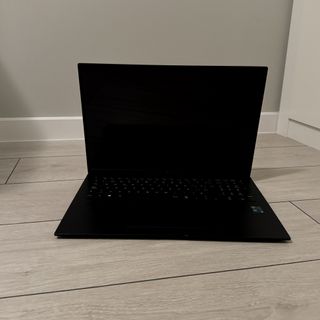 LG Gram 17 i7-1195G7 / 16GB RAM / 1TB SSD